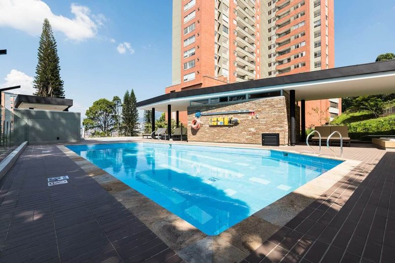 Vista piscina adultos apartamentos Amaretto