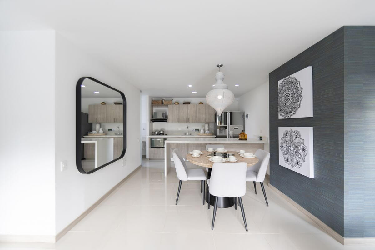 Vista interior comedor cocina apartamentos Mandala
